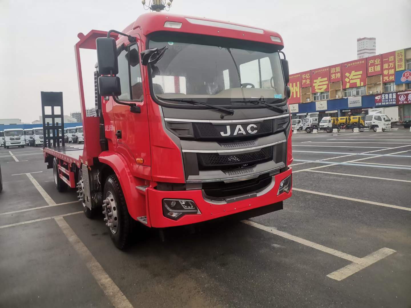 江淮挖機運輸車